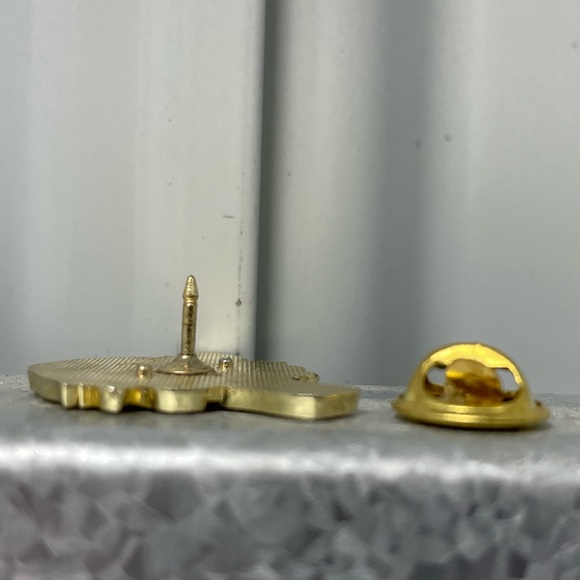 Donald Trump the Punisher collectable lapel pin - Picture 5 of 8